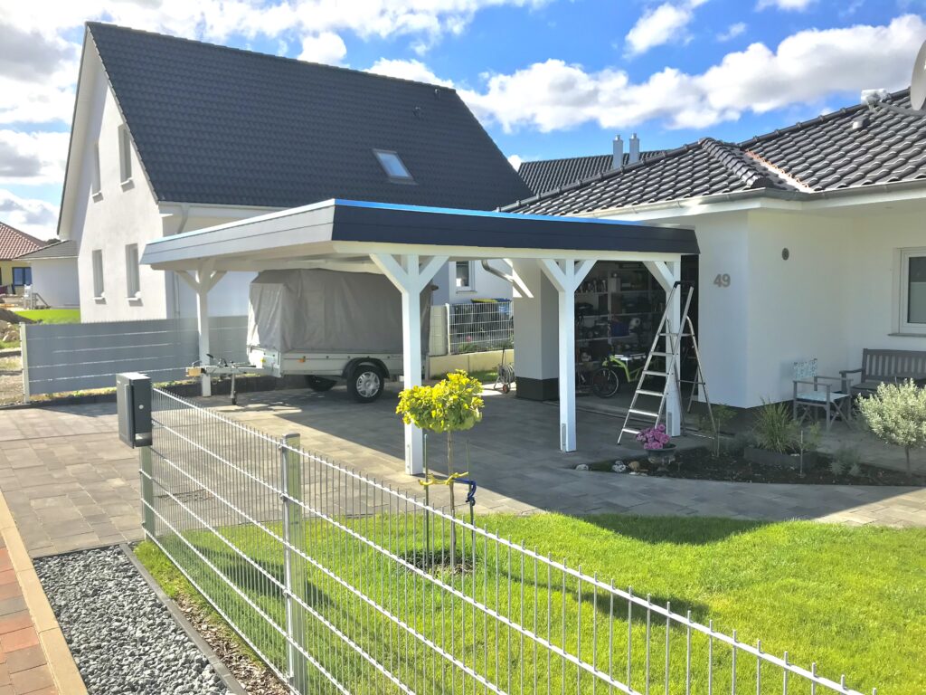 Doppelcarport mit Schieferblende