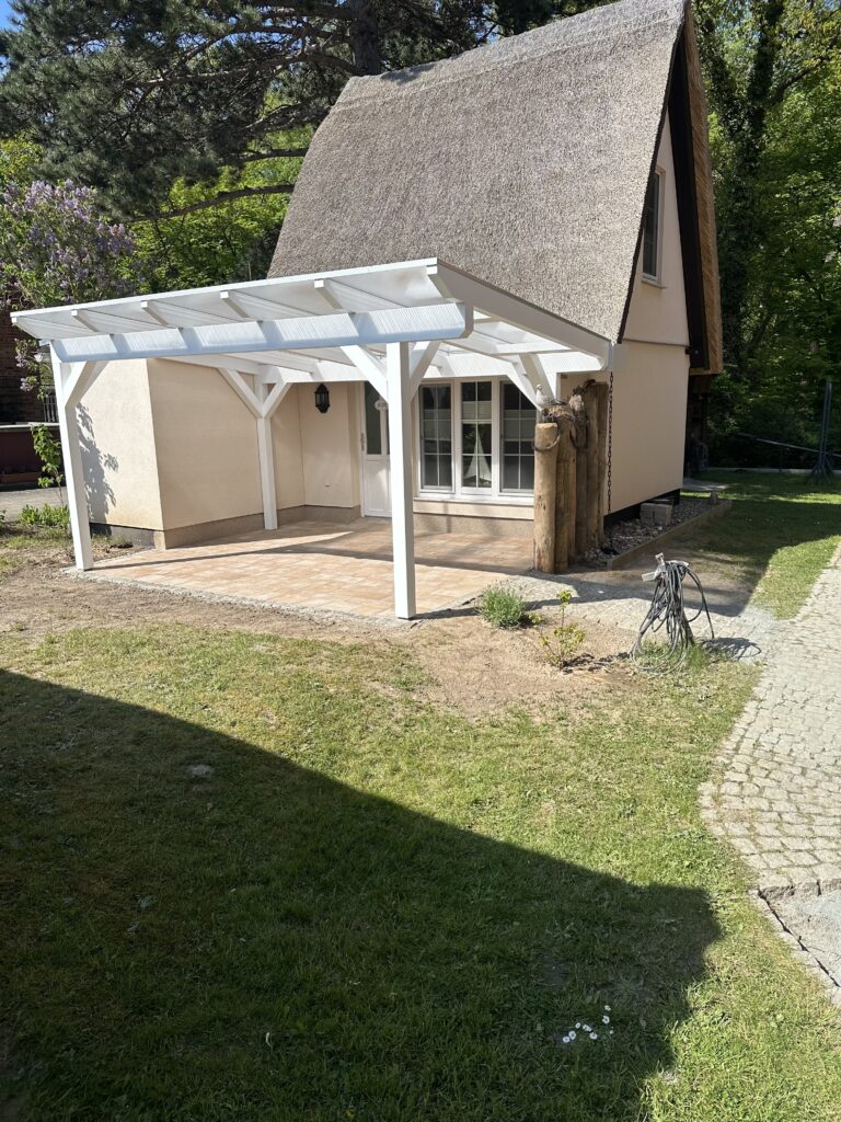 Terrassenüberdachung mit Hohlkammerplatten